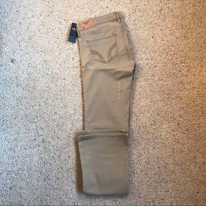 BRAND NEW❗️Hollister boot cut khaki pants!!!!